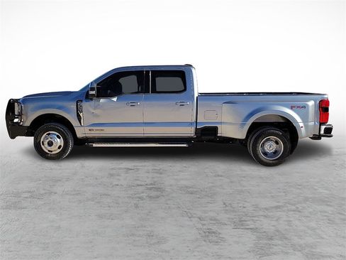 Used 2023 Ford F350 Lariat w/ FX4 Off-Road Package image 6