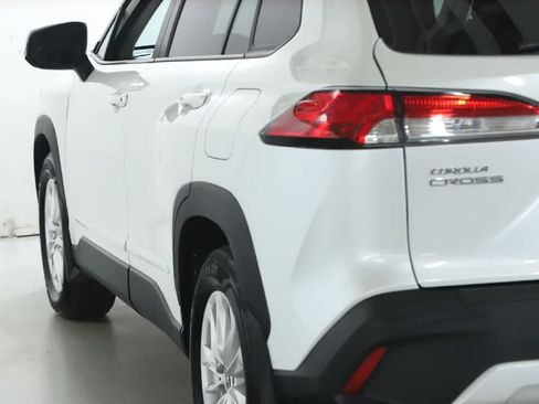 Certified 2023 Toyota Corolla Cross LE AWD/4WD image 39