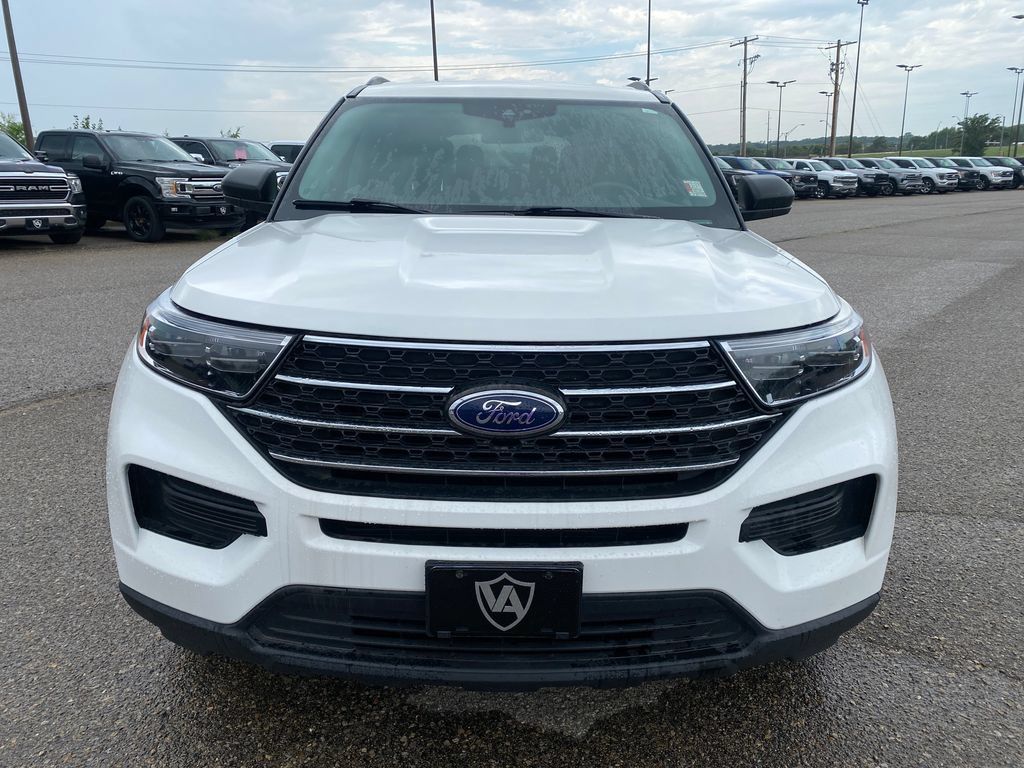 Used 2023 Ford Explorer XLT AWD/4WD image 13