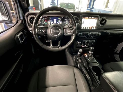 Used 2023 Jeep Wrangler Unlimited w/ Cold Weather Group image 18