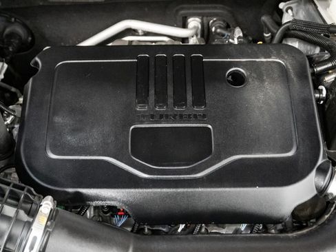 Used 2025 Chevrolet Blazer LT image 4