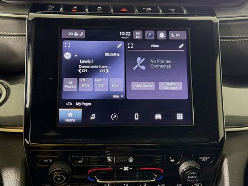 Used 2023 Jeep Grand Cherokee Altitude AWD/4WD image 16