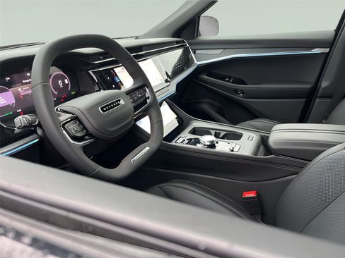 Used 2025 Jeep Wagoneer S Limited image 12