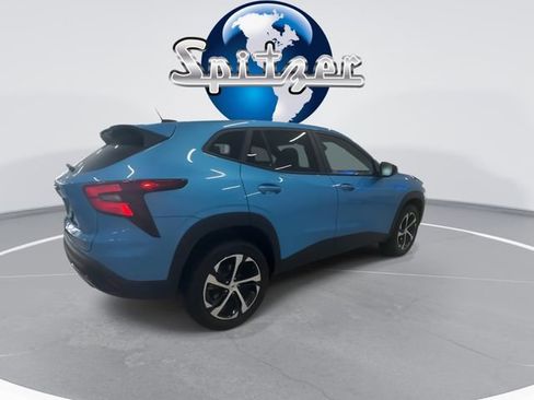 Used 2025 Chevrolet Trax RS w/ Driver Confidence Package image 9