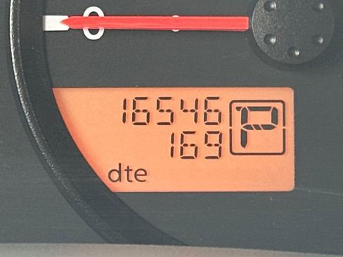 Used 2020 Nissan Frontier SV image 16