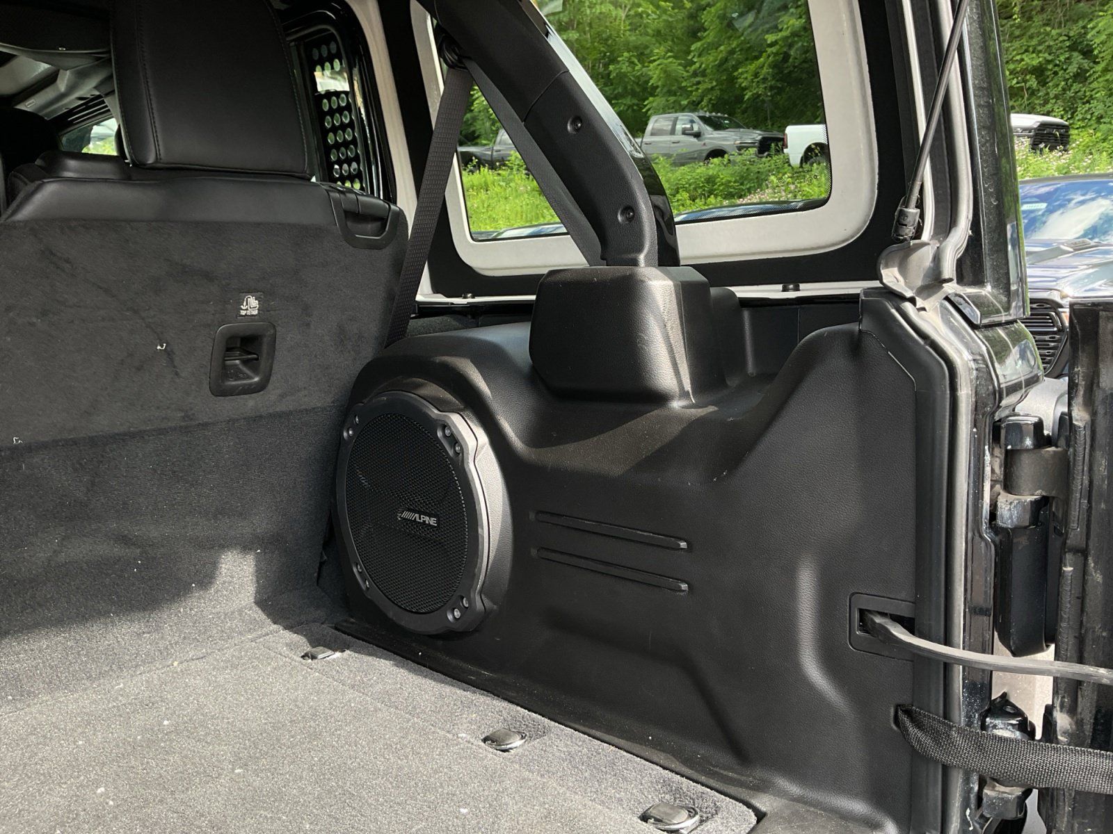 Used 2024 Jeep Wrangler Unlimited Rubicon AWD/4WD image 29