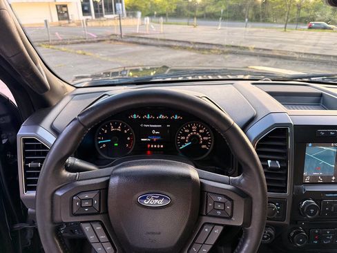 Used 2018 Ford F150 XLT w/ Equipment Group 302A Luxury AWD/4WD image 50