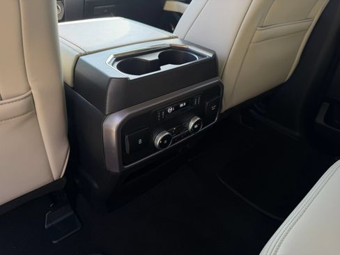 Used 2021 Ford Expedition Platinum RWD image 28