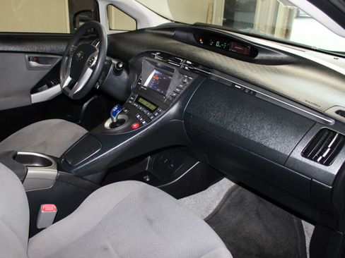 Used 2013 Toyota Prius Three FWD image 26