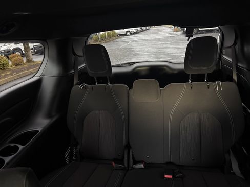 Used 2021 Chrysler Pacifica Touring w/ S Appearance Package image 24