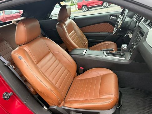 Used 2010 Ford Mustang Convertible RWD image 10