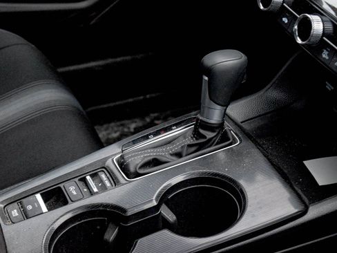 Used 2025 Honda Civic Sport image 5