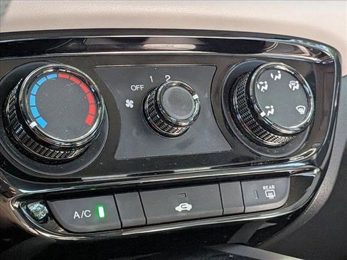 Used 2019 Honda HR-V LX image 8
