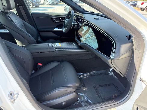 New 2026 Mercedes-Benz E 53 AMG e 4MATIC Sedan image 14