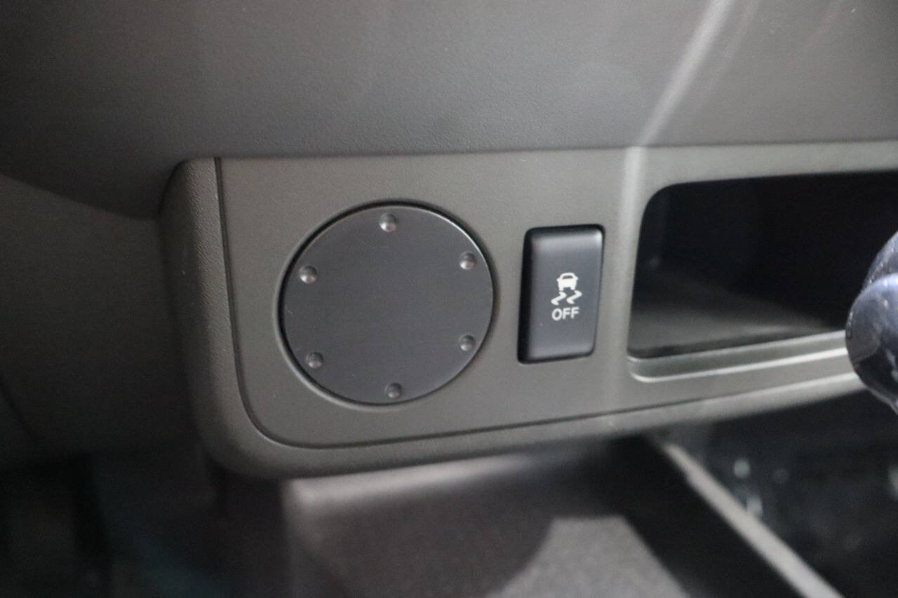 Used 2019 Nissan Frontier SV RWD image 17