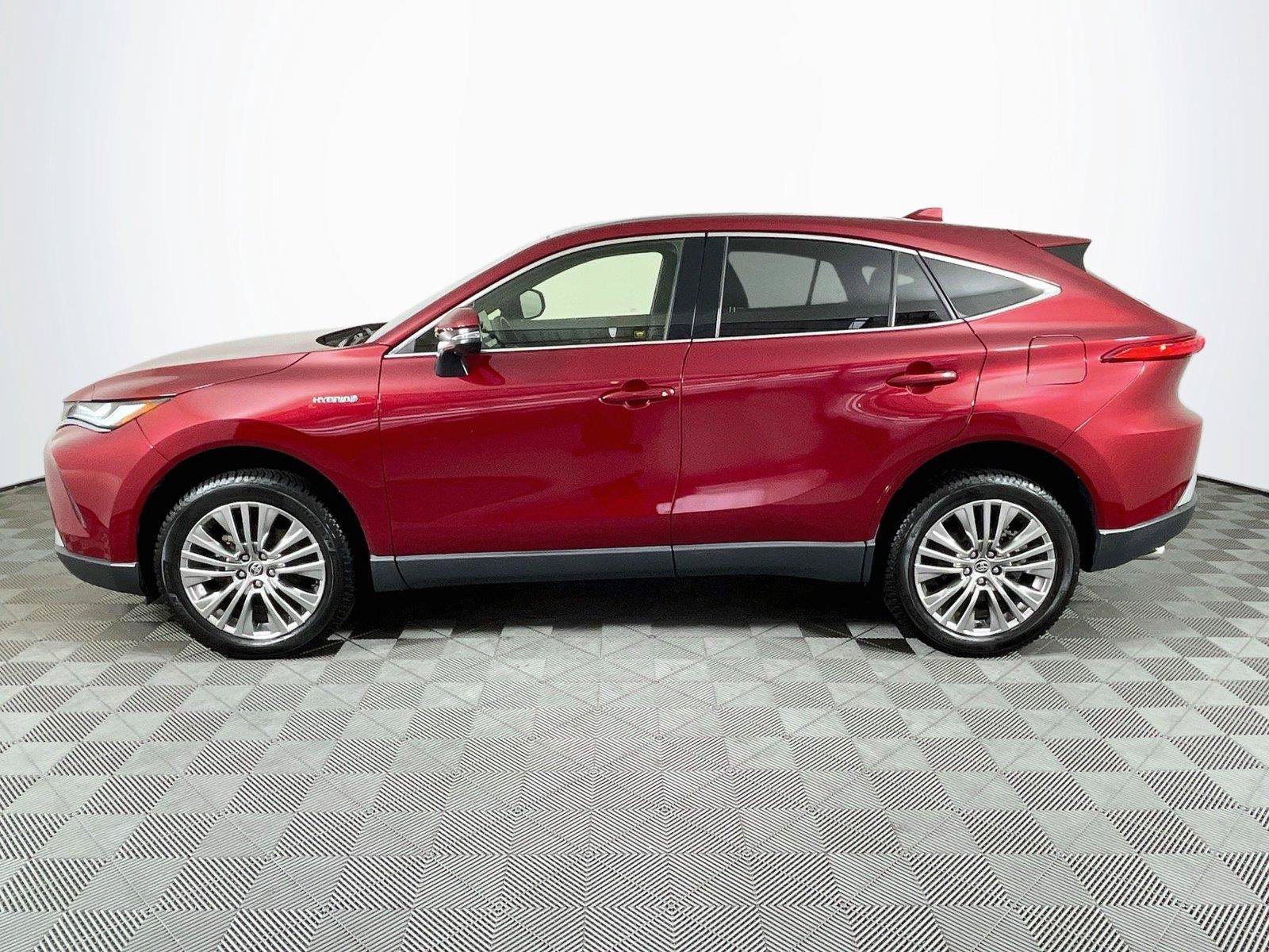 Used 2021 Toyota Venza Limited w/ Carpet Mat Package (TMS) AWD/4WD image 4
