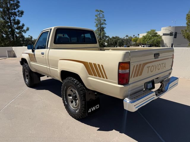 Used 1987 Toyota Pickup 4x4 Regular Cab image 7