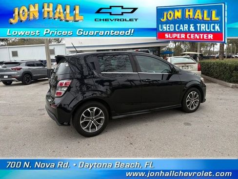 Used 2019 Chevrolet Sonic LT w/ Convenience Package image 10