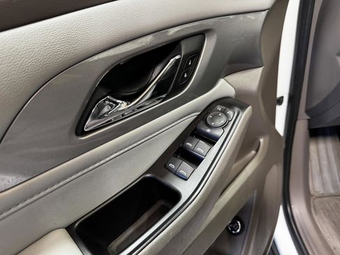 Used 2020 Chevrolet Traverse LT w/ Driver Confidence II Package image 29