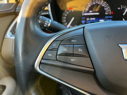 Used 2018 Cadillac XT5 Luxury w/ Driver Awareness Package image 27