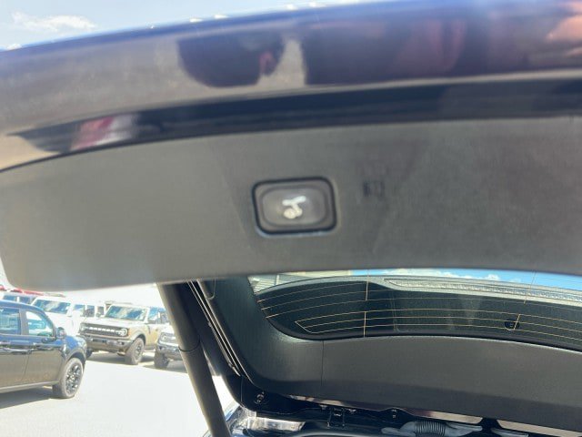 Used 2022 Ford Edge Titanium AWD/4WD image 31
