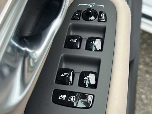 New 2026 Volvo XC90 B6 Plus w/ Protection Package Premier image 22