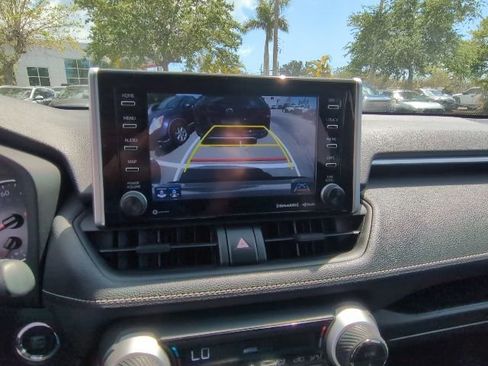 Used 2019 Toyota RAV4 XLE w/ Convenience Package image 4