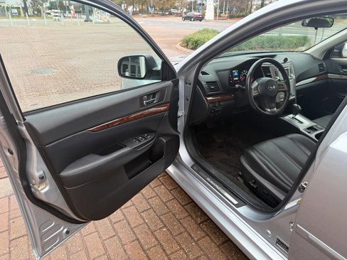 Used 2013 Subaru Legacy 2.5i Limited image 11