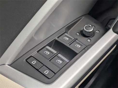 Used 2024 Audi Q3 2.0T Premium Plus image 26