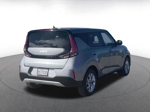 Used 2025 Kia Soul LX w/ LX Technology Package FWD image 14