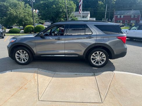 Certified 2024 Ford Explorer XLT w/ Equipment Group 202A AWD/4WD image 4