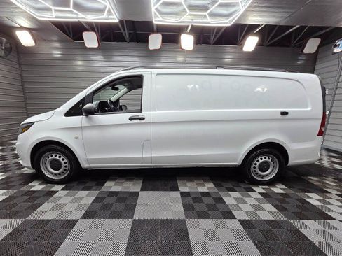 Used 2021 Mercedes-Benz Metris image 9