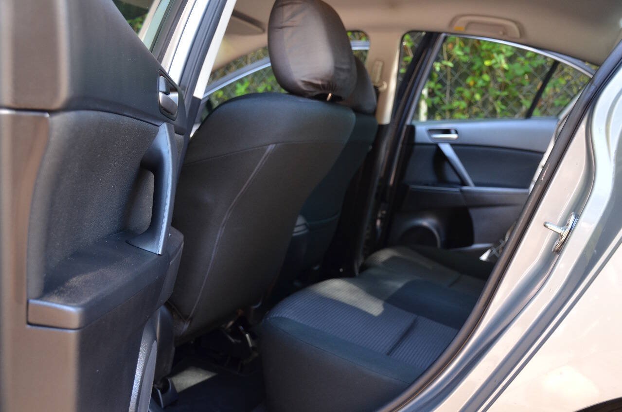 Used 2013 MAZDA MAZDA3 i SV FWD image 8