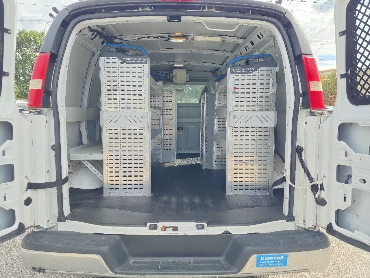 Used 2014 Chevrolet Express 2500 RWD image 12
