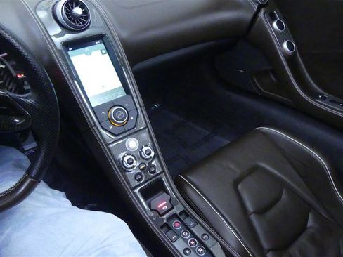 Used 2016 McLaren 650S Spider image 14