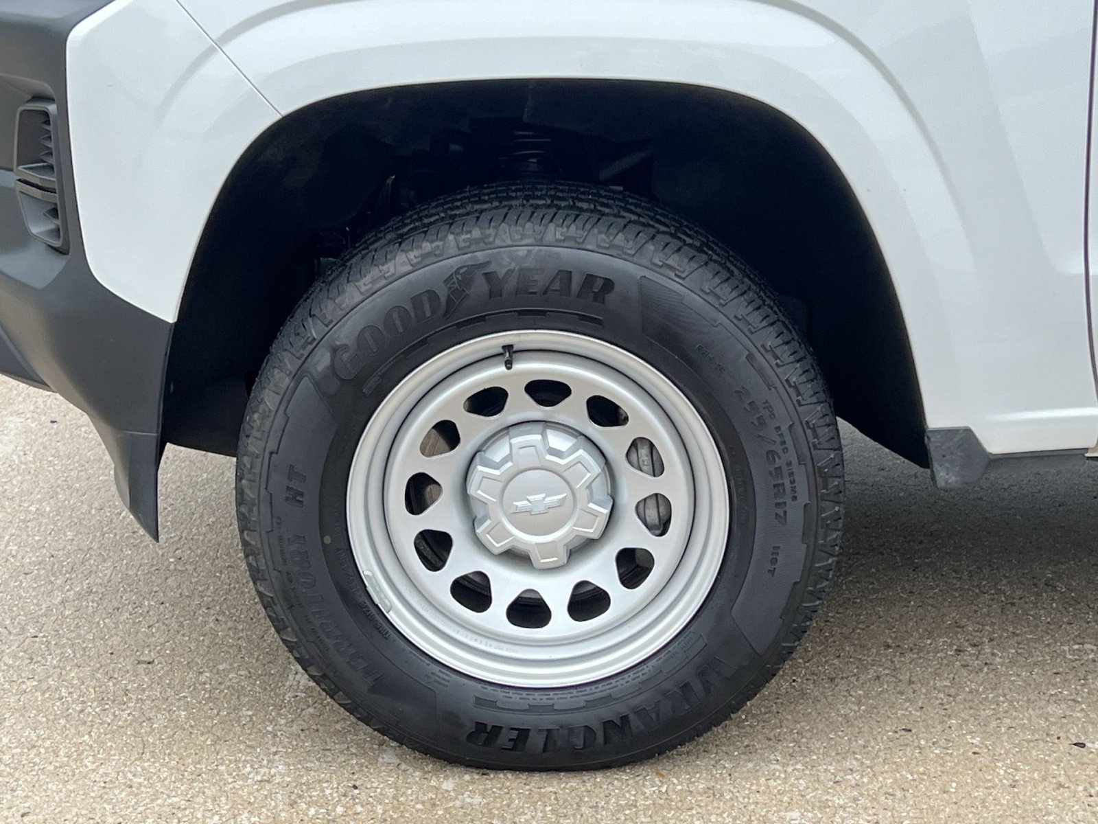 Used 2025 Chevrolet Colorado W/T RWD image 17