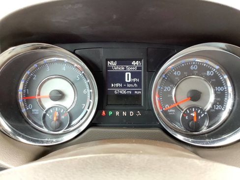 Used 2012 Chrysler Town & Country Limited image 52