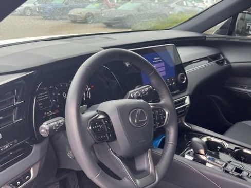 Used 2024 Lexus RX 350 FWD image 13