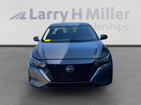 Used 2024 Nissan Sentra SV FWD image 9