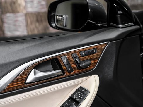 Used 2018 INFINITI QX30 Premium w/ Technology Package image 41