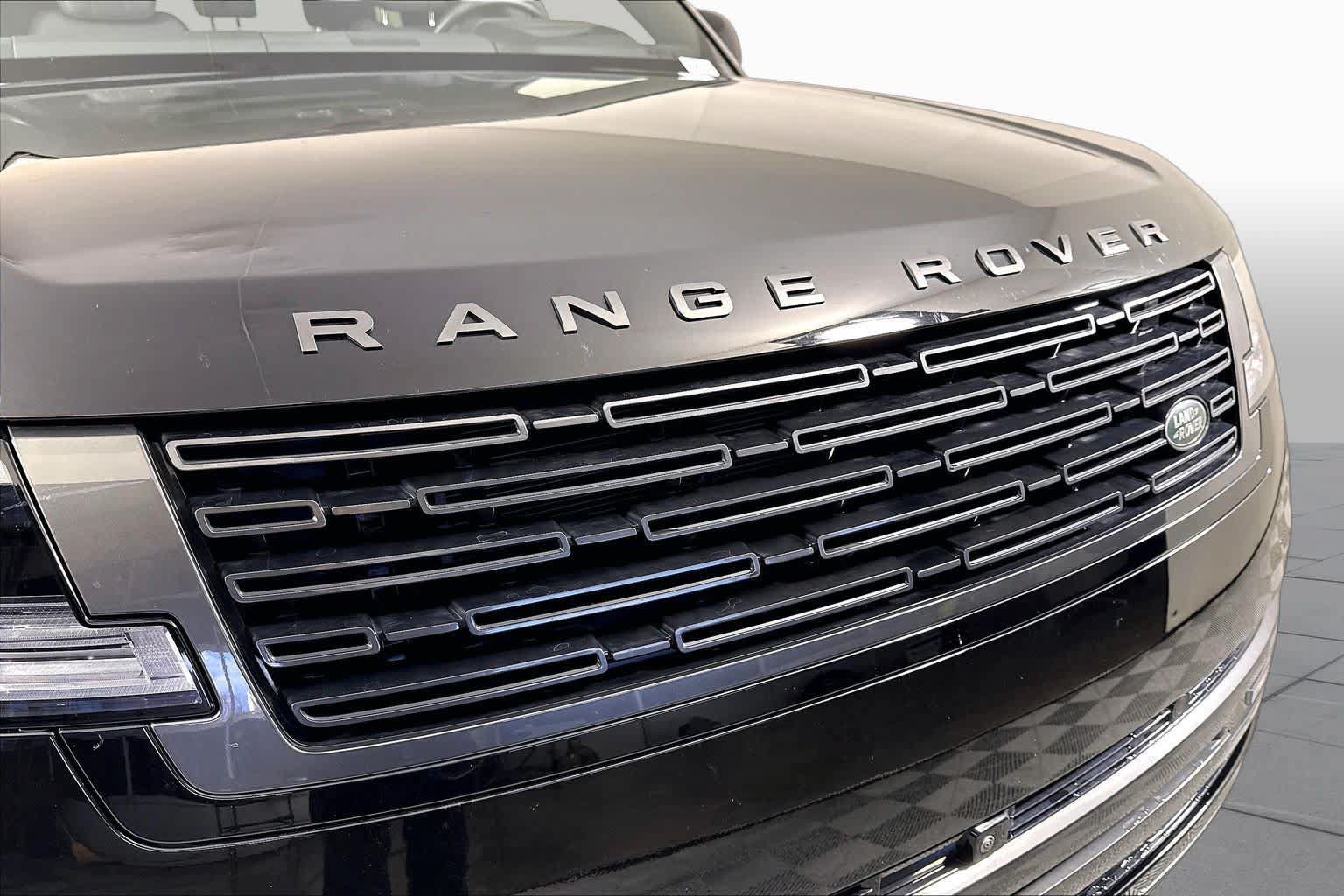 Used 2025 Land Rover Range Rover Long Wheelbase SE AWD/4WD image 25