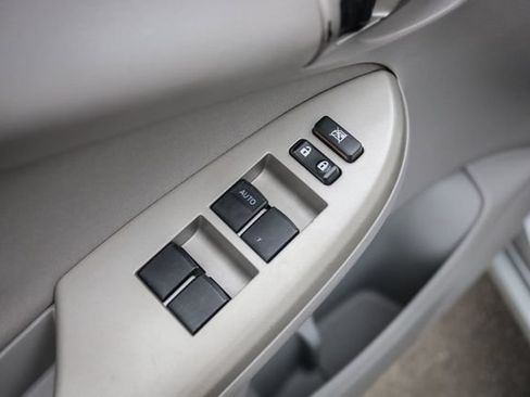 Used 2010 Toyota Corolla LE FWD image 62