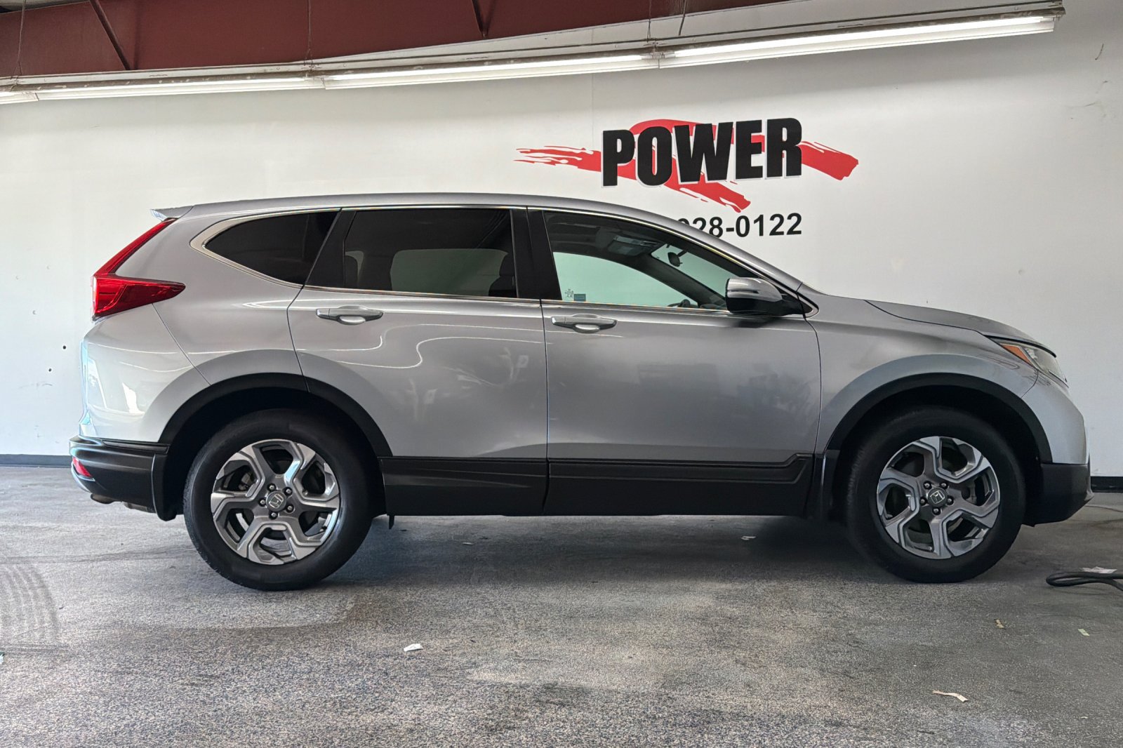 Used 2018 Honda CR-V EX image 2