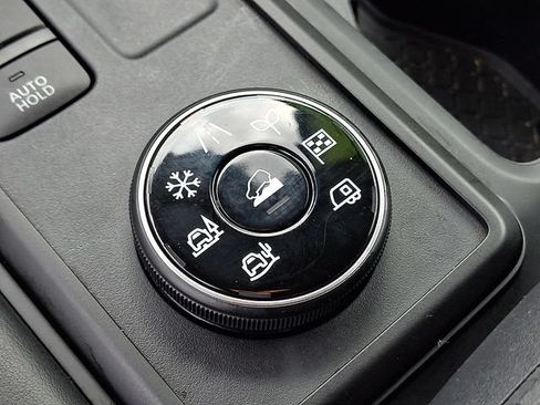 Used 2024 Nissan Pathfinder S AWD/4WD image 15