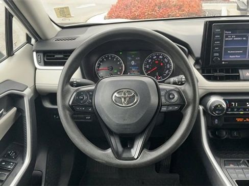 Used 2022 Toyota RAV4 XLE image 33