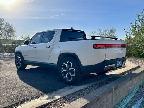 Used 2022 Rivian R1T Adventure image 6