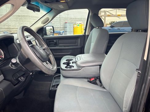 Used 2017 RAM 1500 Express w/ Black Ram 1500 Express Group image 12