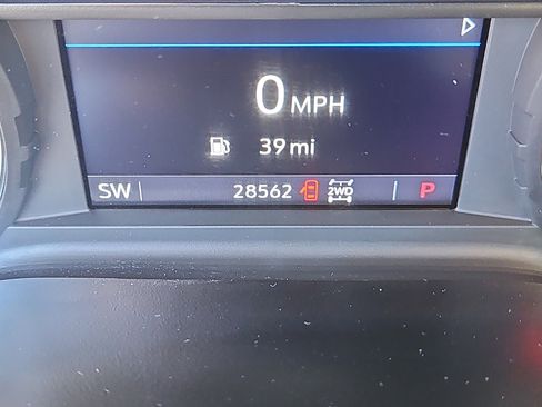 Used 2021 Chevrolet Silverado 1500 LT w/ Z71 Off-Road Package image 7