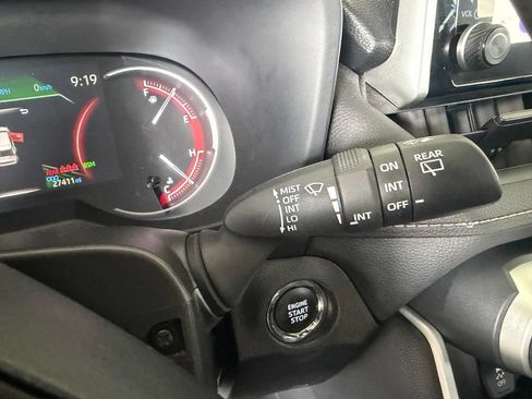 Used 2025 Toyota RAV4 XLE AWD/4WD image 37