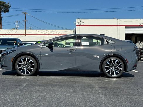 New 2026 Toyota Prius Plug-In Hybrid FWD image 6